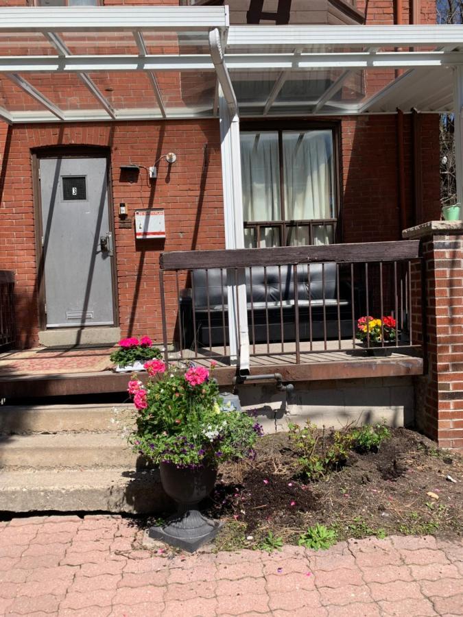 Guests House Toronto Exterior photo