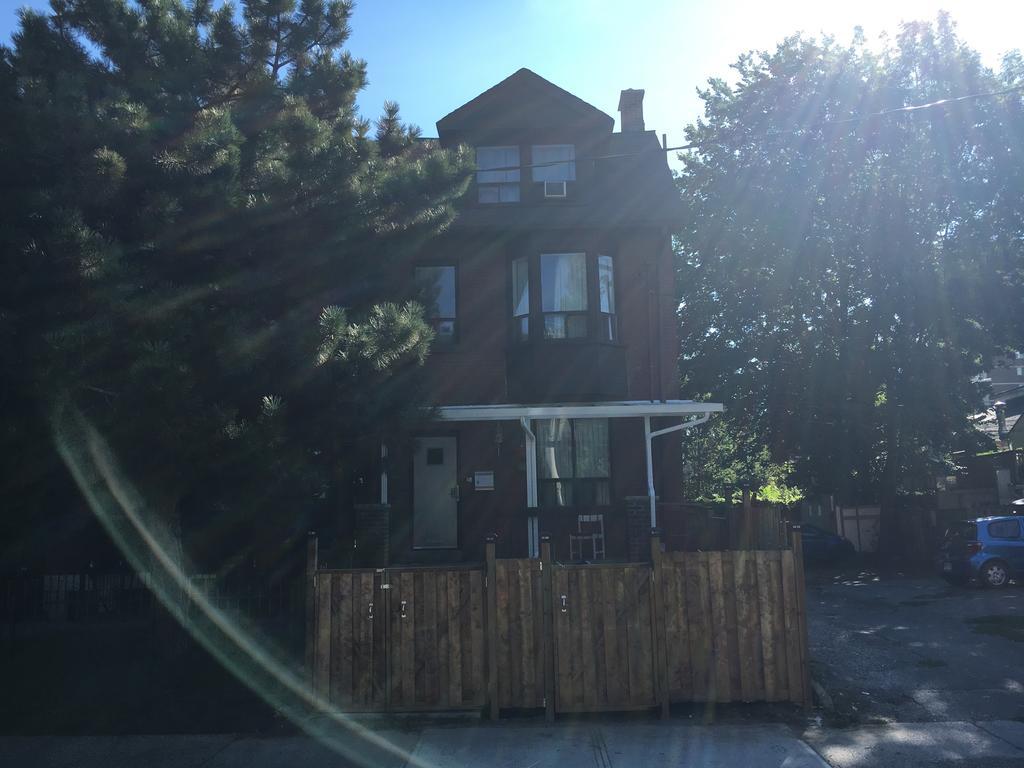 Guests House Toronto Exterior photo